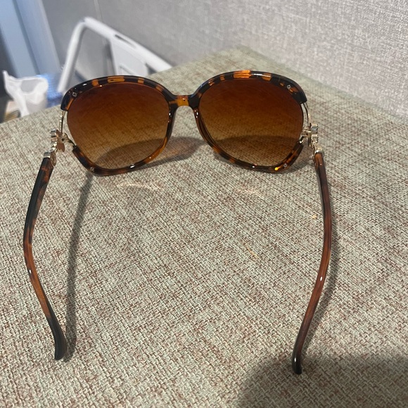 Authentic Chanel glasses large beautiful brown women